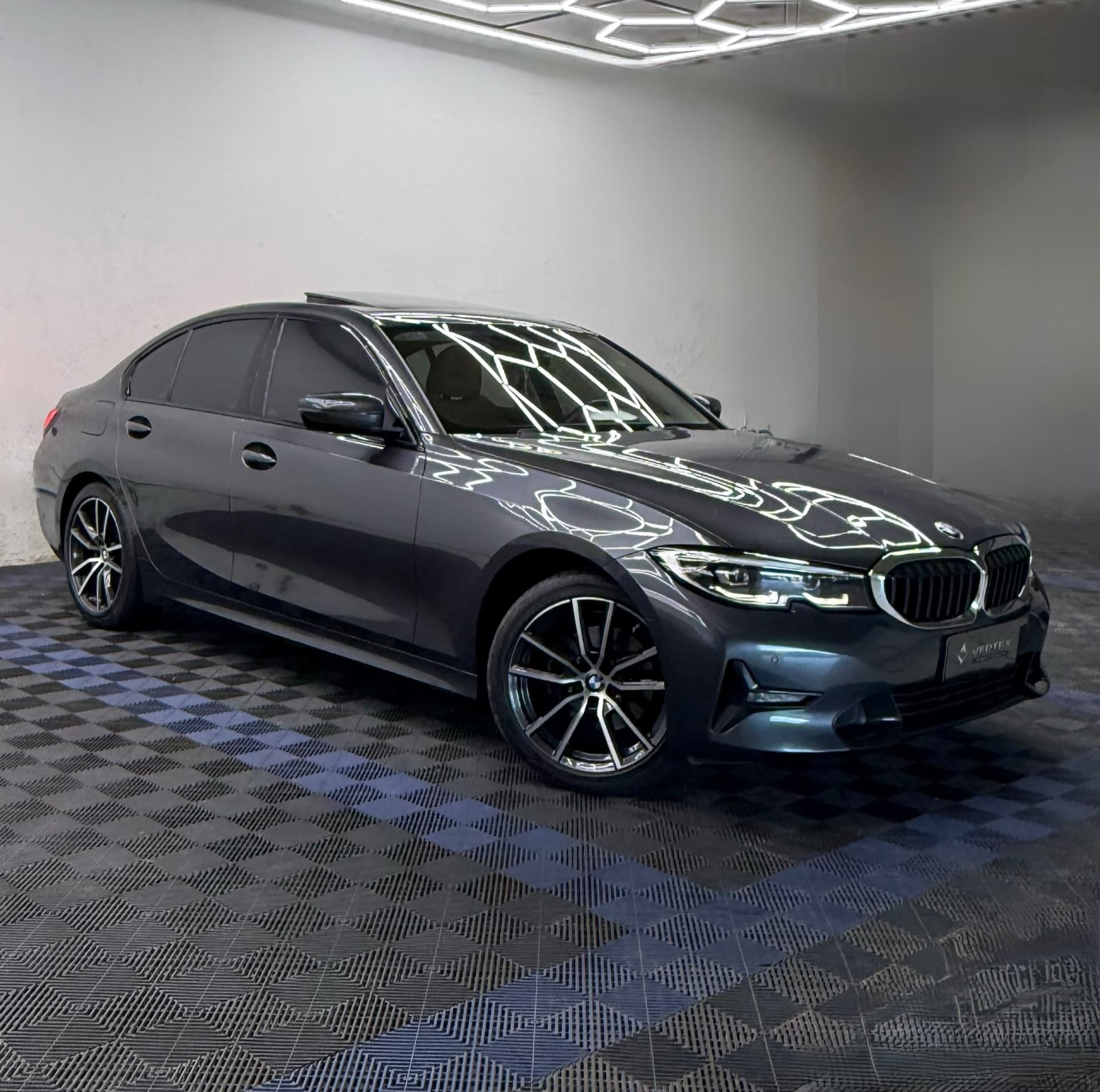 BMW 320i