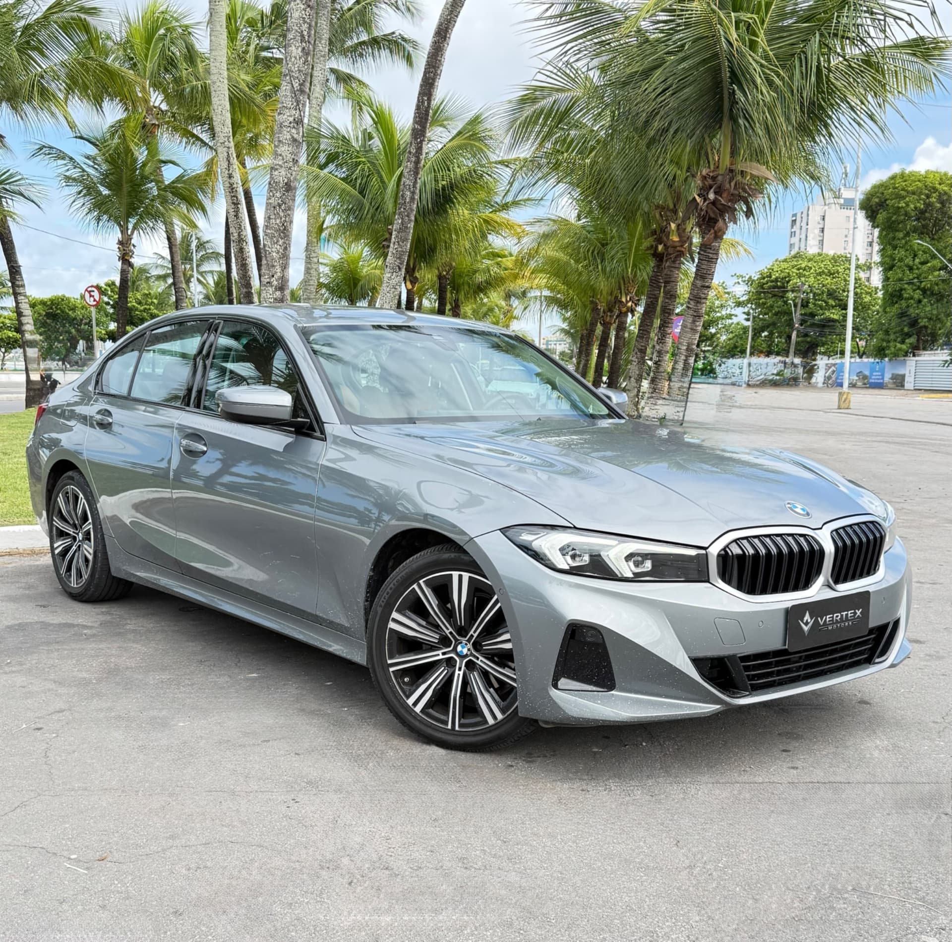 BMW 320i